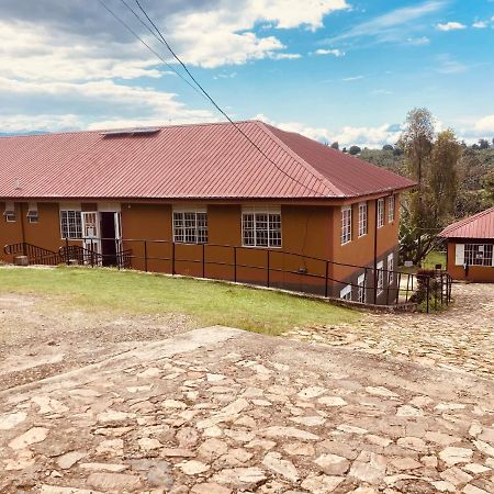 Yes Hostel Fort Portal Exterior foto